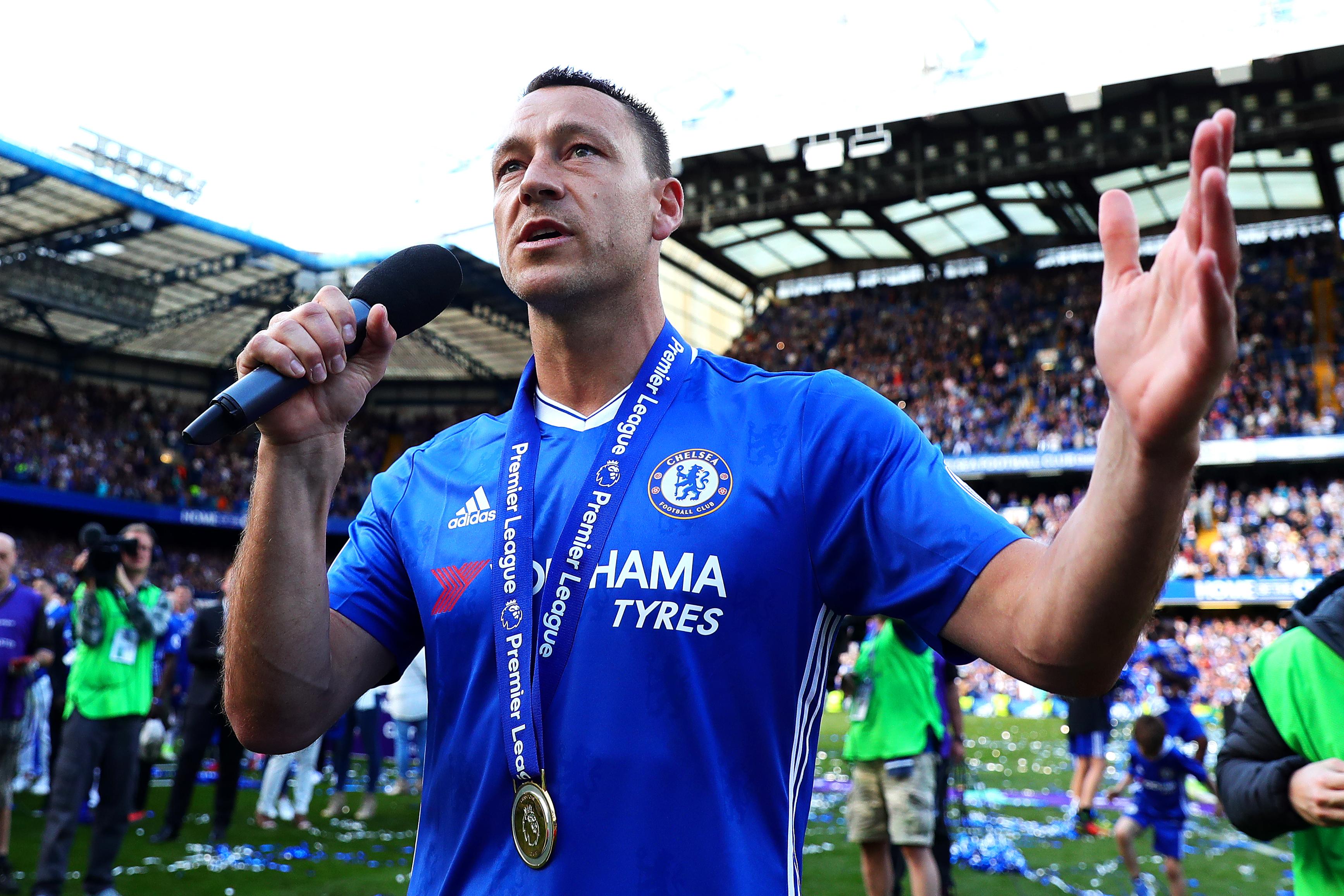 LONDON, ENGLAND - MAY 21: John Terry of Chelsea addresses Roman Abramovich from the pitch following the Premier League match between Chelsea and Sunderland at Stamford Bridge on May 21, 2017 in London, England. (Photo by Chris Brunskill Ltd/Getty Images)