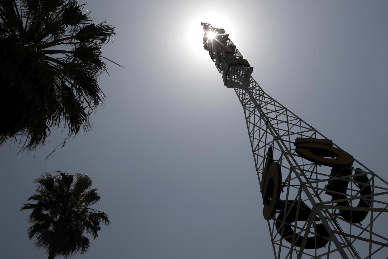 FILE PHOTO: The tower of Tribune Broadcasting Los Angeles affiliate KTLA 5 is seen in Hollywood, Los Angeles, California, U.S., July 17, 2018. REUTERS/Lucy Nicholson