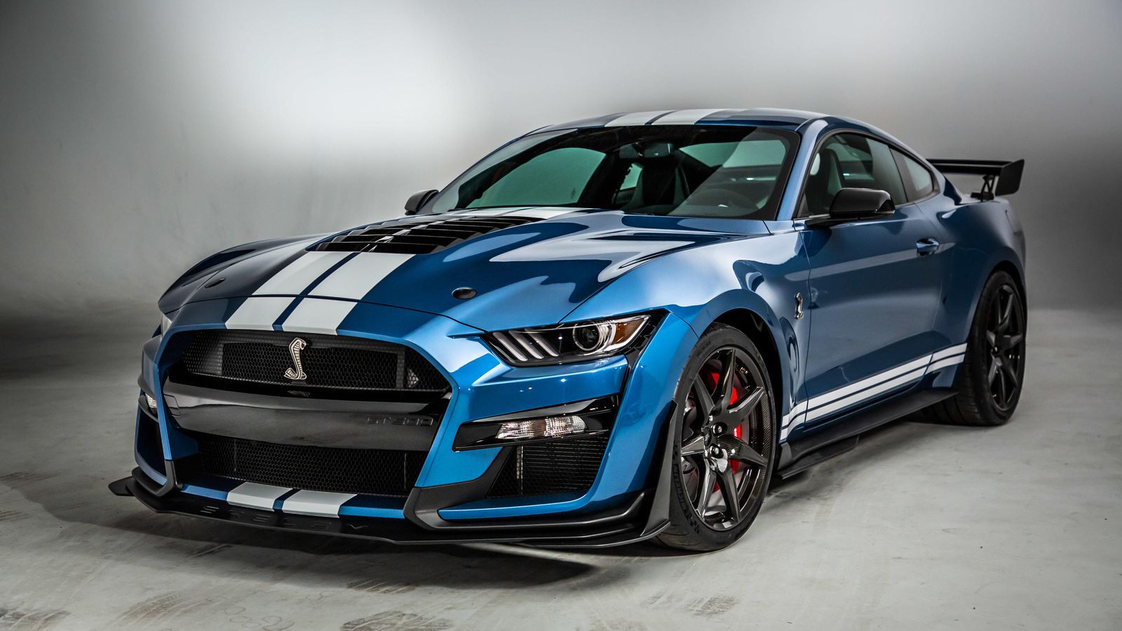 2020 Ford Mustang Shelby GT500 : First Production Car Sold at $ Million