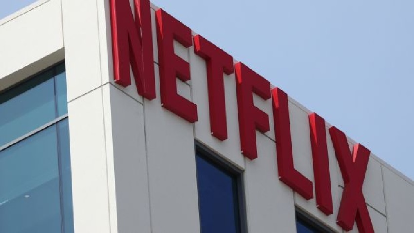 Netflix Update Enables Smart Downloads for Offline Viewing