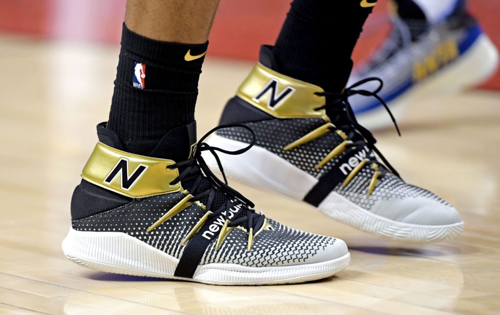 kawhi sues nike