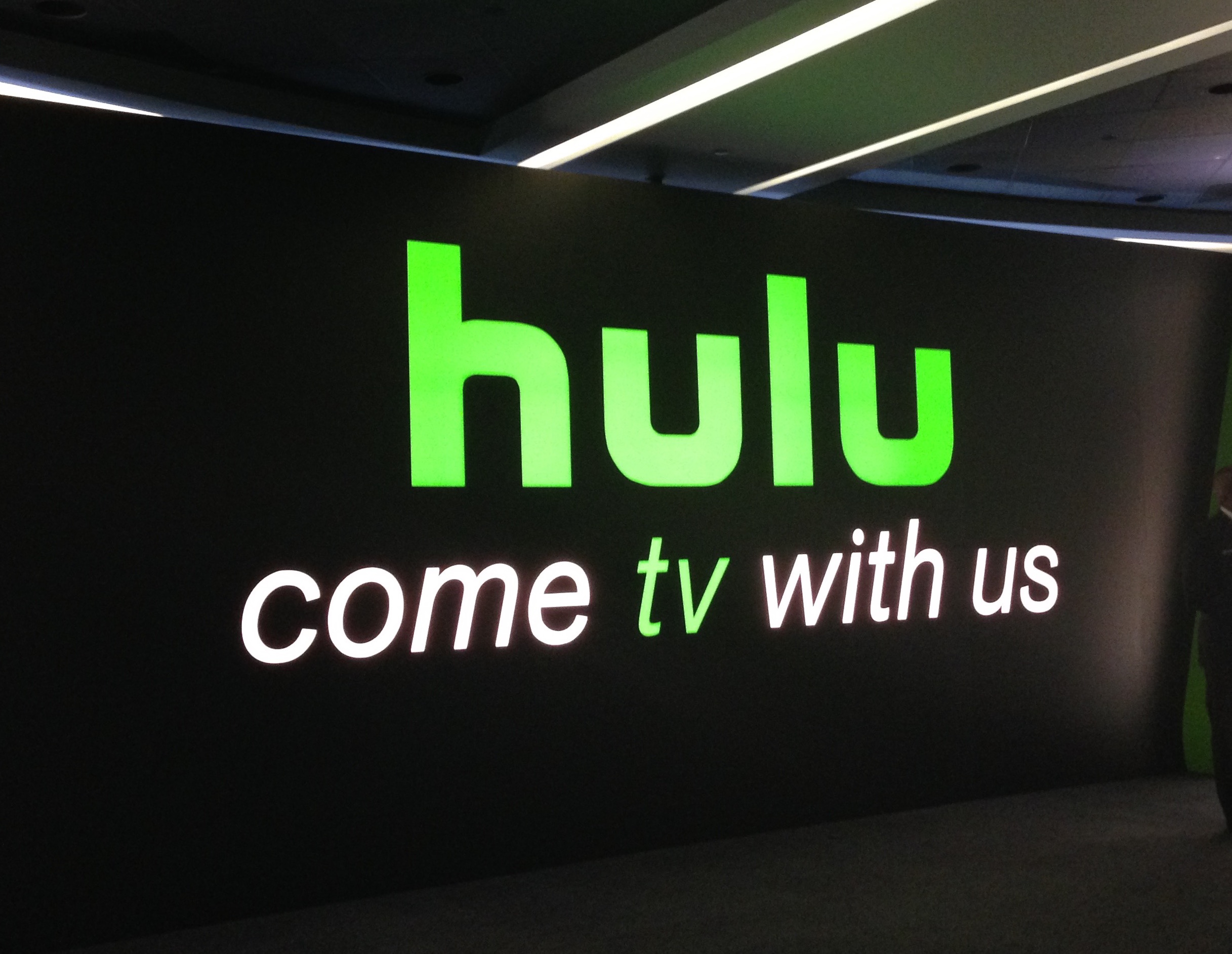 Hulu Live TV Price, Channels, DVR Recording, Multiple Screen Streams and Supported Devices
