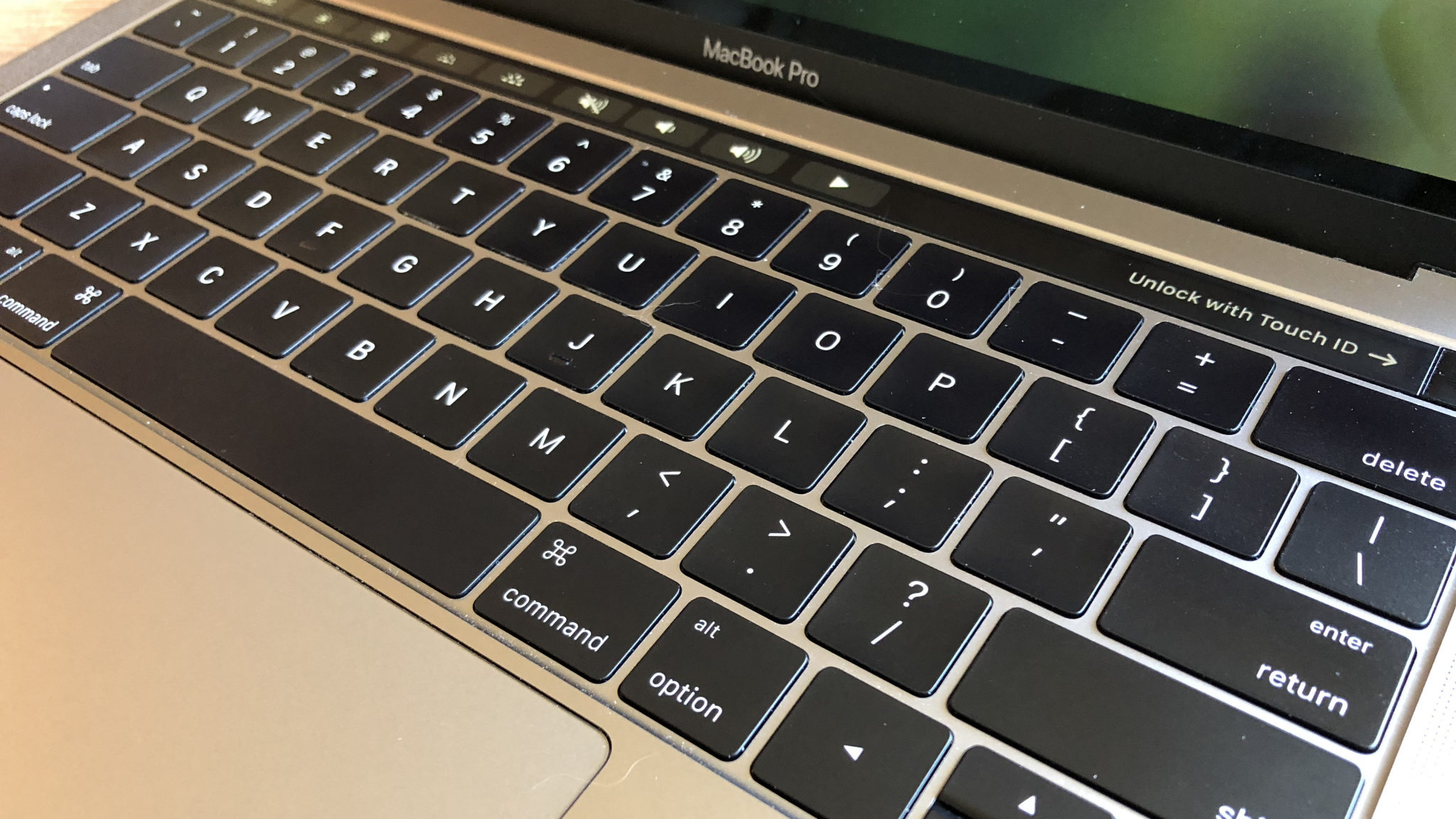 Apple MacBook to ditch problematic Butterfly Keyboard, claims Experts