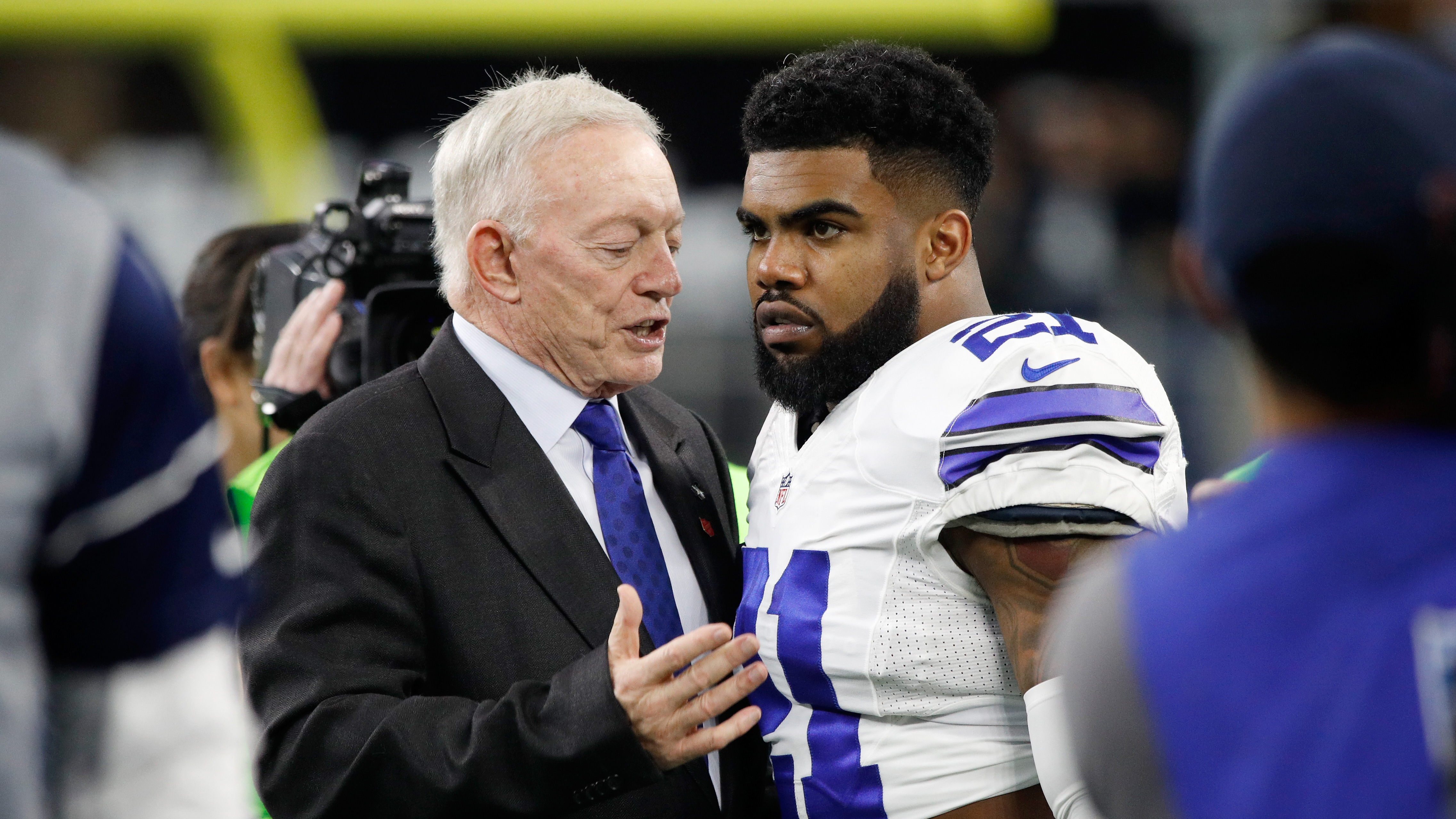 NFL Dallas Cowboys Ezekiel Elliot Jerry Jones