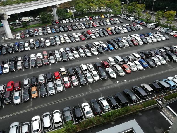 The unique reverse parking system in Japan