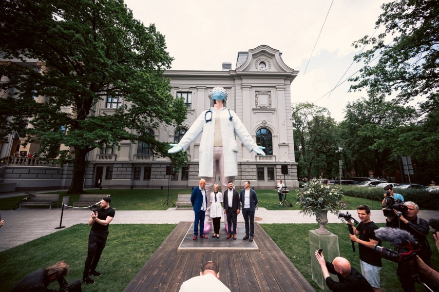Latvia Unveils A Huge Statue Honoring Coronavirus Healthcare Workers