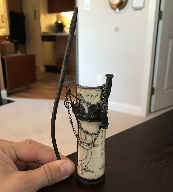 "This strange thing I found in my grandmother's room". on internet