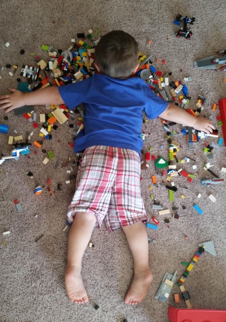 Hilarious kids: Maybe, my son is immortal. I found him sleeping like this.