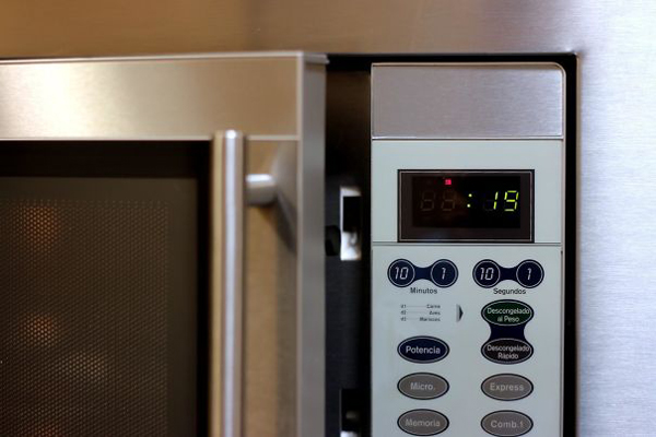 My Wife Always Opens The Microwave Before It Ends And Leaves It Like This, So I Always Have To Cancel Before Setting My Heating Time