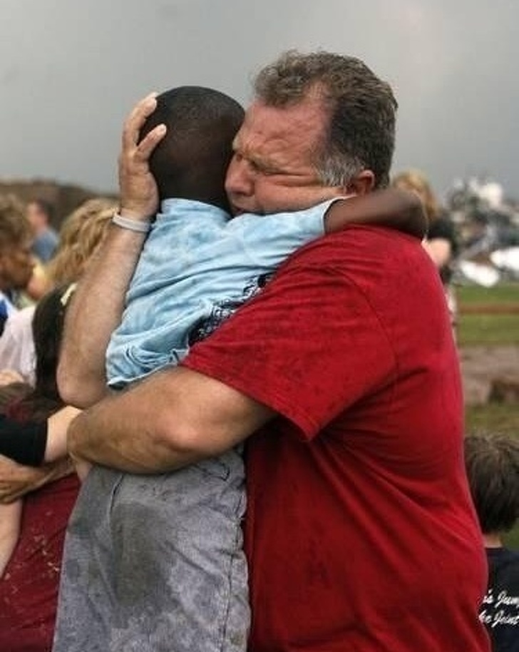 He looked after his student whom he found in the rubble caused by a tornado.