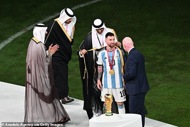 Lionel Messi honored by the Emir of Qatar