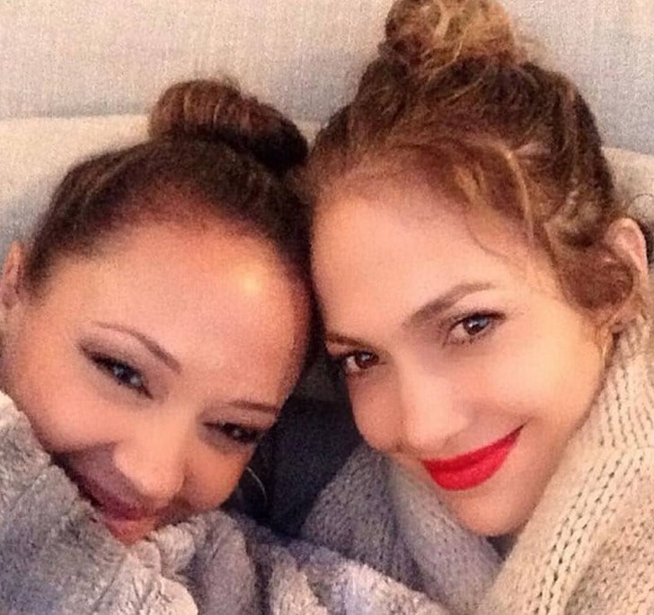 Jennifer Lopez and Leah Remini