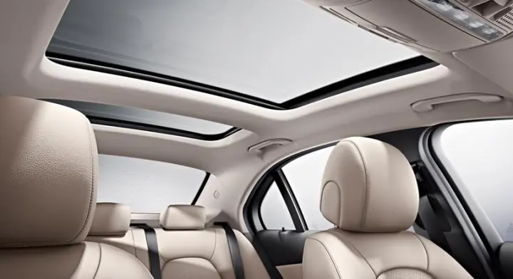  Mercedes-Benz has launched a return campaign owing to a sunroof problem in its cars
