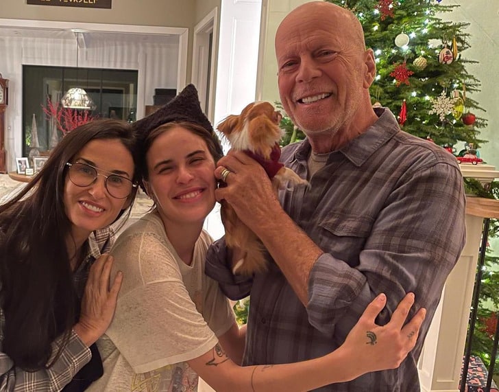 Bruce Willis with his family