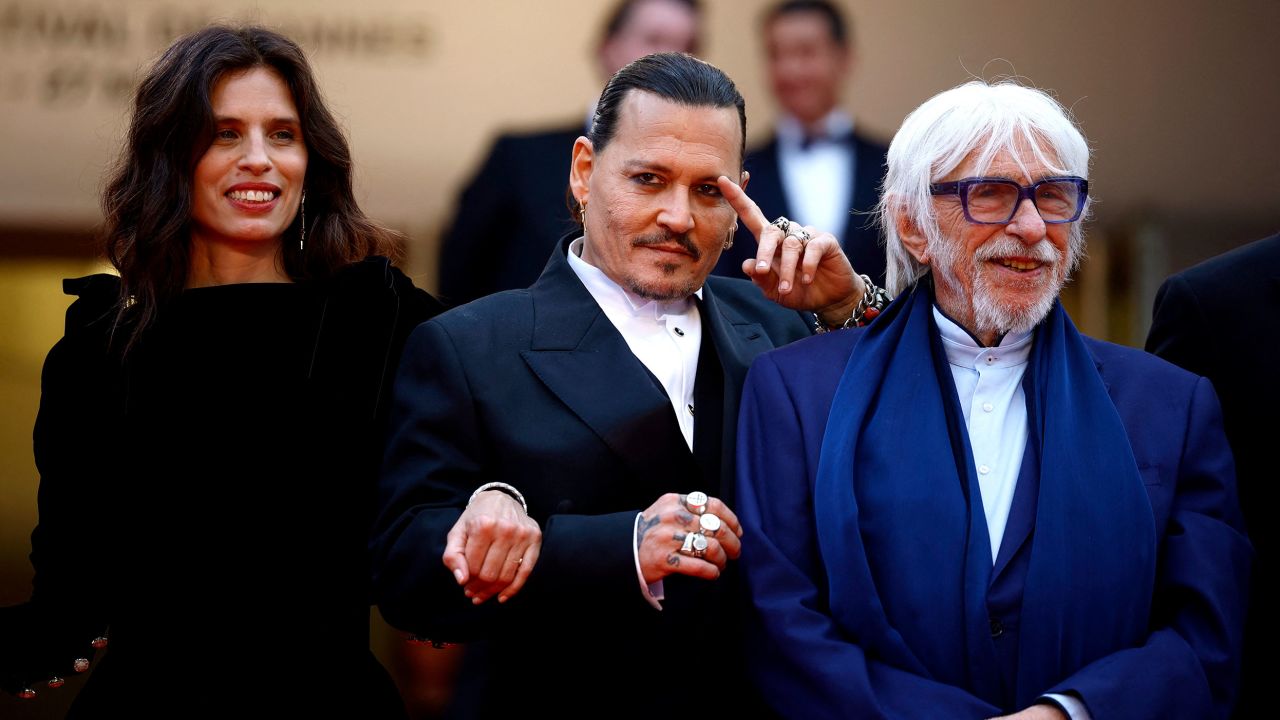 Johnny Depp Fans Scream "Viva Johnny" With Joy On Cannes Opening Night
