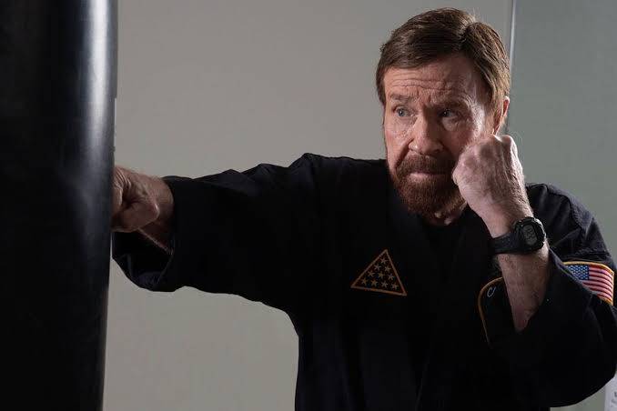 Chuck Norris Gained 20 Pounds to Fight Bruce Lee, Gets His A** Whooped