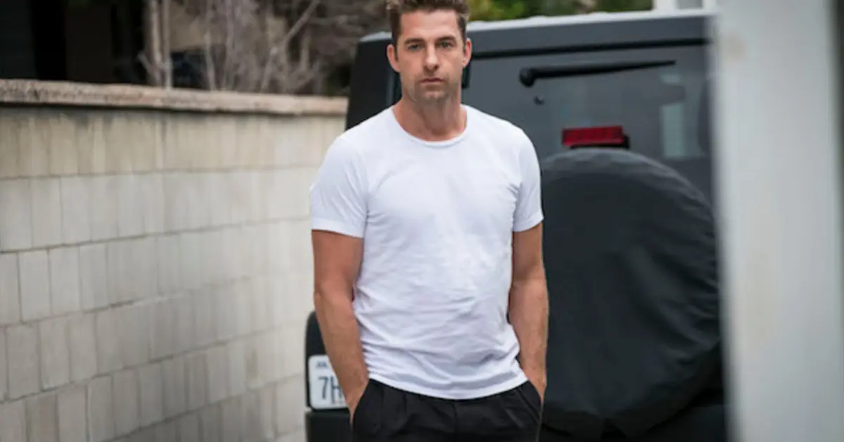 Scott Speedman as Barry "Baz" Blackwell