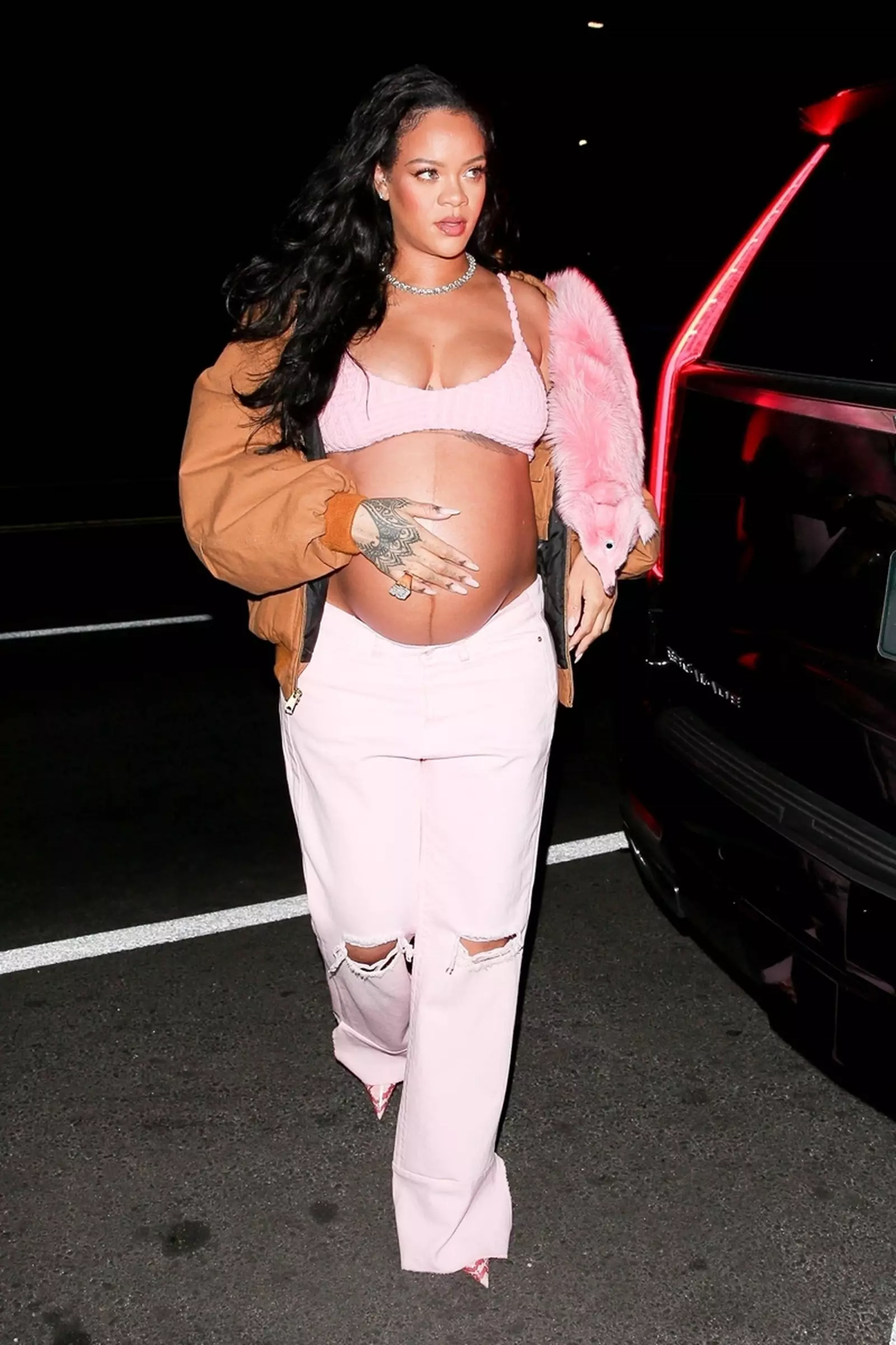 Rihanna pregnancy look