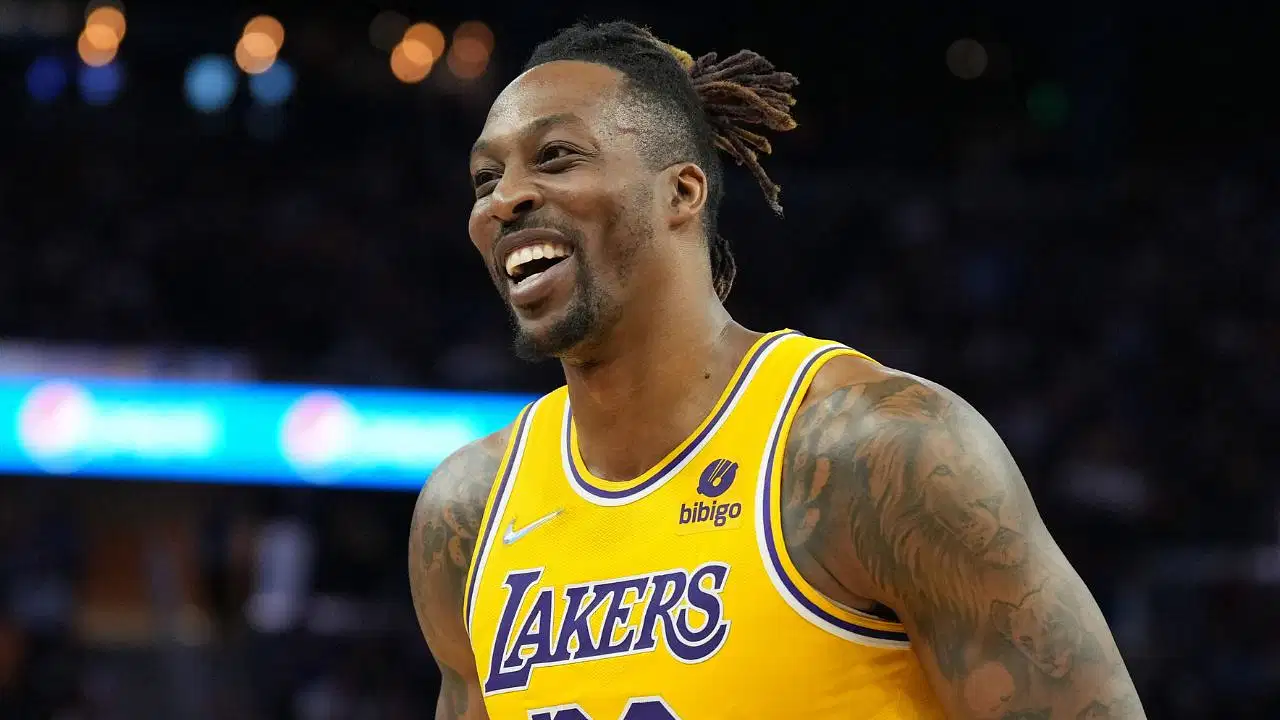 Unexpected Twist Golden State Warriors Pass on Signing NBA Star Dwight Howard Amid Season Shake-Up (1)