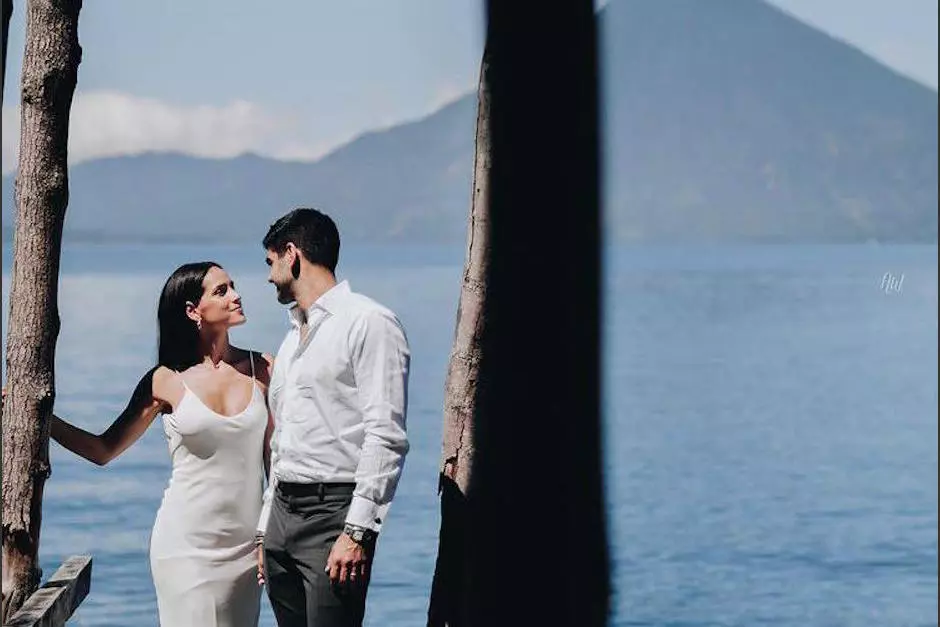 Adria Arjona husband