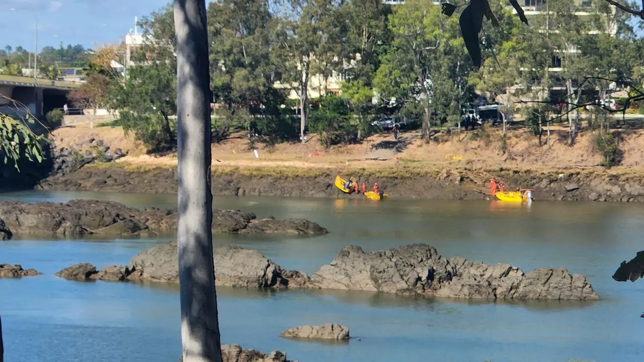 Man Goes Missing After Jumping Into Croc-Infested Fitzroy River While Running From Police In Rockhampton