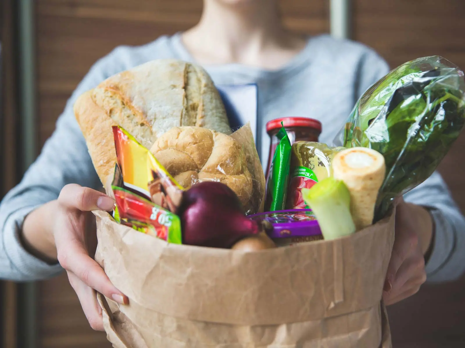 Delivery Driver returns grocery order