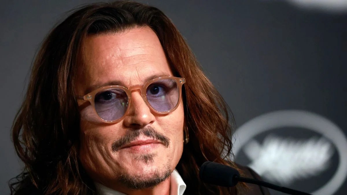 Johnny Depp's "Johnny Puff" Adventure: From "Puffins" Spin-off to Global Cinema Buzz