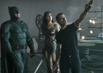 How Fans Are Fighting for Zack Snyder's Lost DCEU: Henry Cavill’s Dark Superman and the Epic 4-Hour Justice League Cut