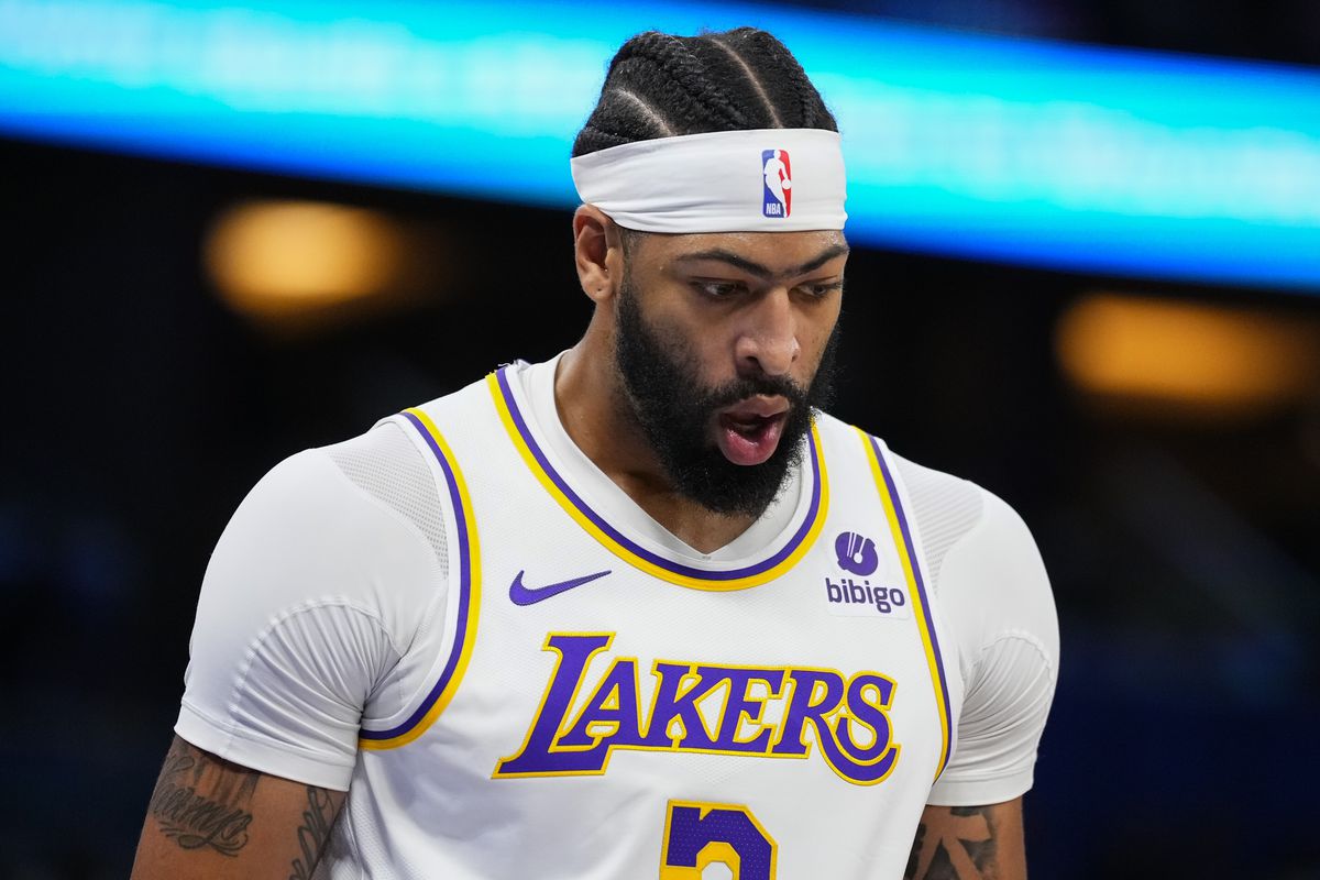 Anthony Davis Defies Injuries Lakers Star's Courageous Comeback Sparks Excitement-