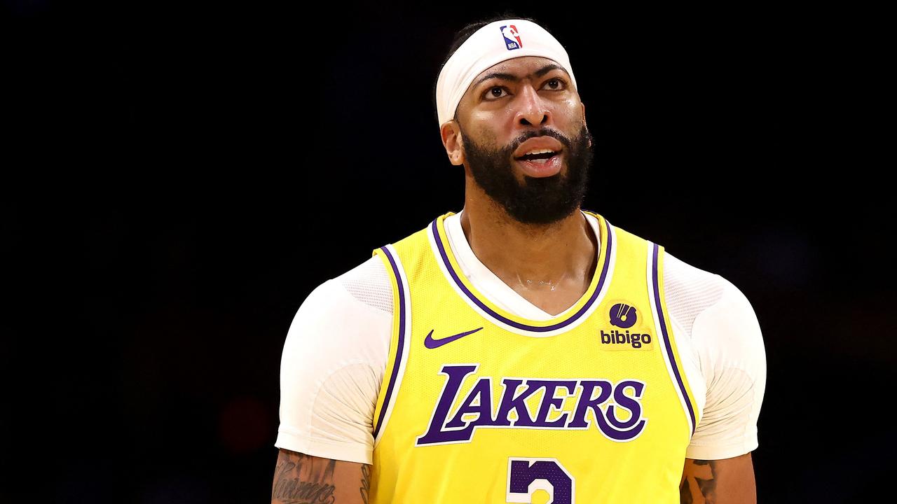 Anthony Davis Defies Injuries Lakers Star's Courageous Comeback Sparks Excitement