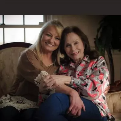 Who Is Cissy Lynn? All You Need To Know About Late Loretta Lynn’s Daughter