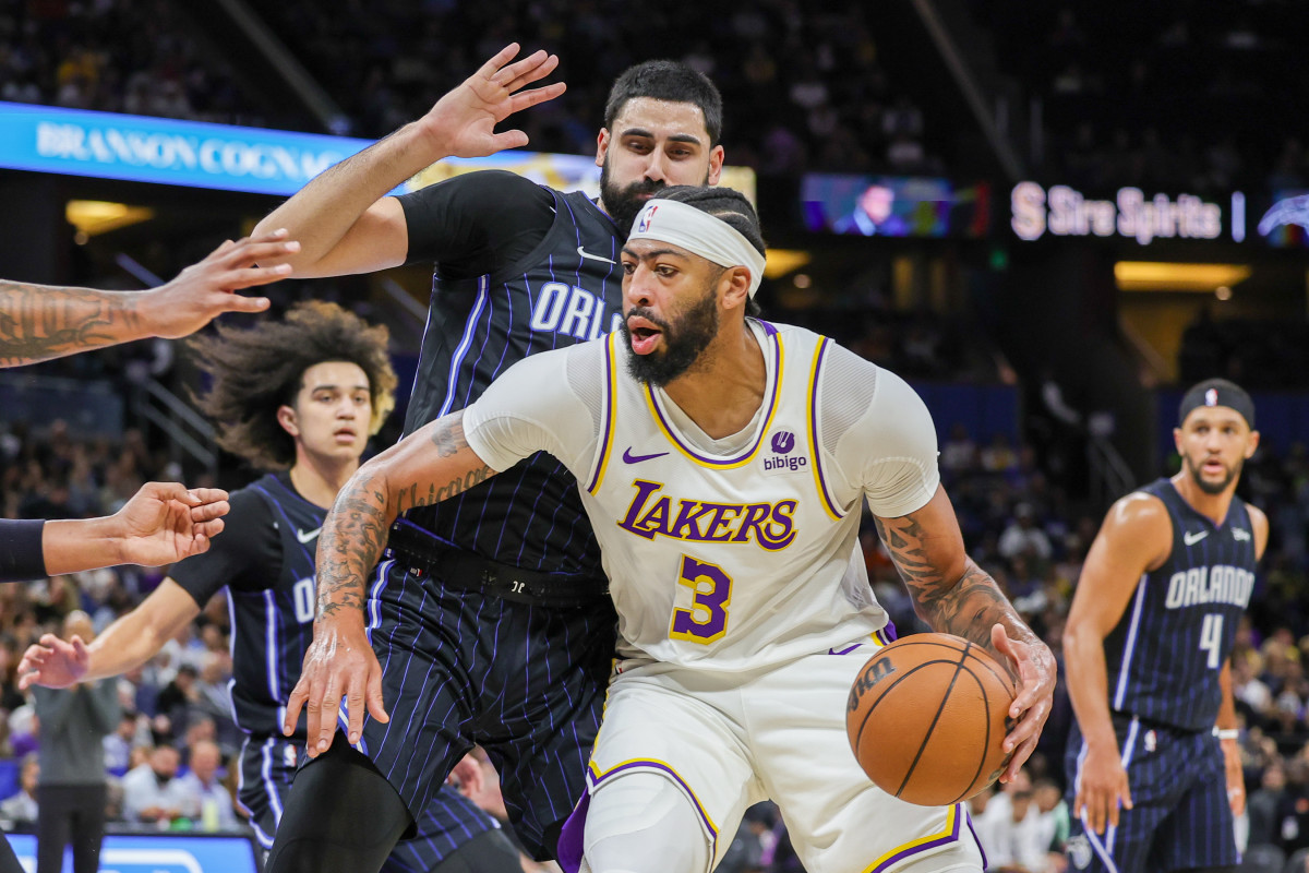 Inside Look Lakers Shake Up Center Strategy with Anthony Davis and New Star Christian Wood