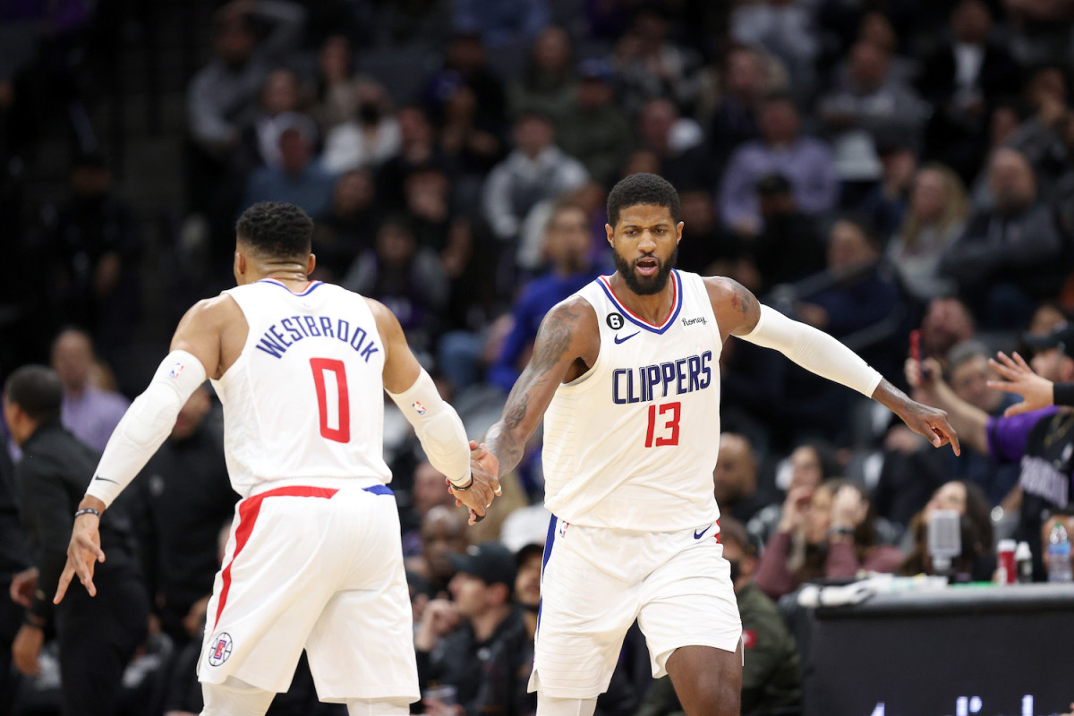Inside Scoop Clippers' Star Players Struggle to Sync Up - Will They Bounce Back----