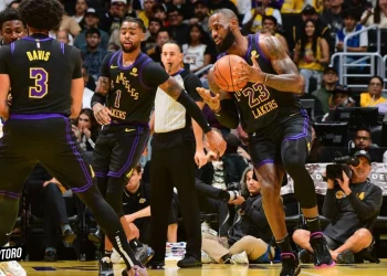 NBA News: LeBron James and Anthony Davis Back in Action! Los Angeles Lakers Recover from Injury Scare with Winning Streak