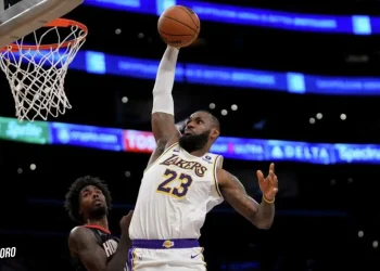LeBron James Defies Injury with Stellar Game Lakers' Star Shines Against Odds 1