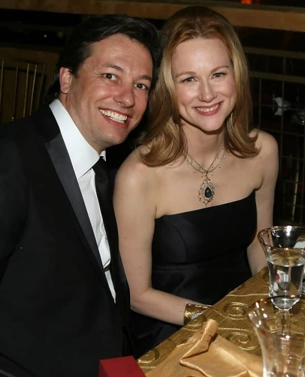 Marc Schauer, Laura Linney