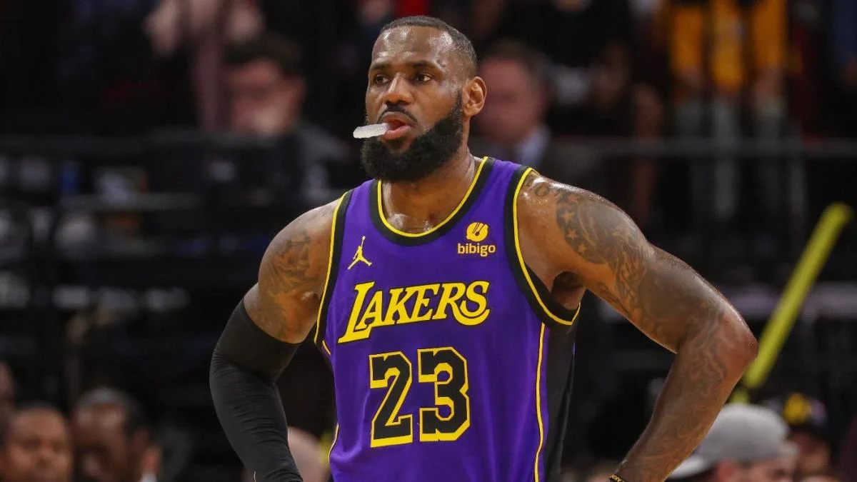 LeBron's Epic Quest for 40K How the Lakers Legend is Shattering NBA Records and Inspiring Fans