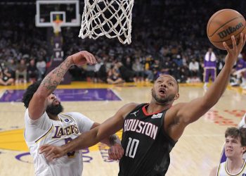 NBA News Is Eric Gordon playing tonight vs Lakers Star guard's knee injury has Phoenix fans concerned