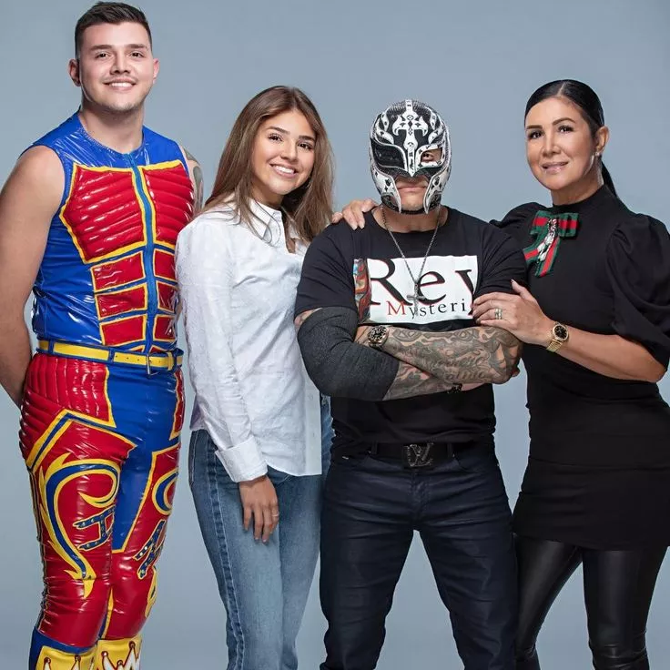 Rey Mysterio family