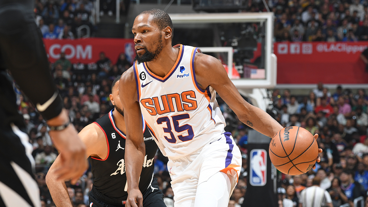 Rising Suns How Durant's Record-Breaking Streak and Booker's Team Play Are Shaping Phoenix's NBA Dream--