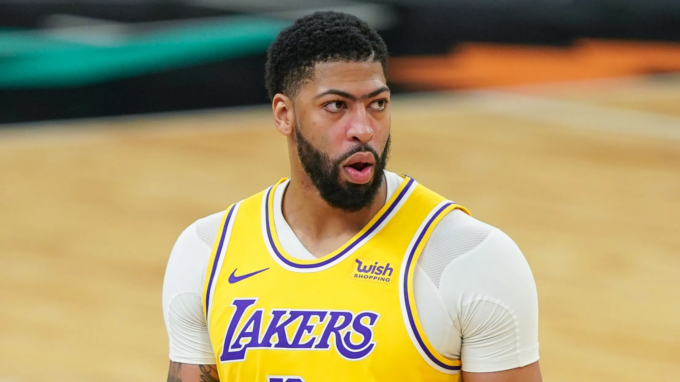 Anthony Davis' Grit in the Face of Injury A Pivotal Moment for the Lakers' Season.