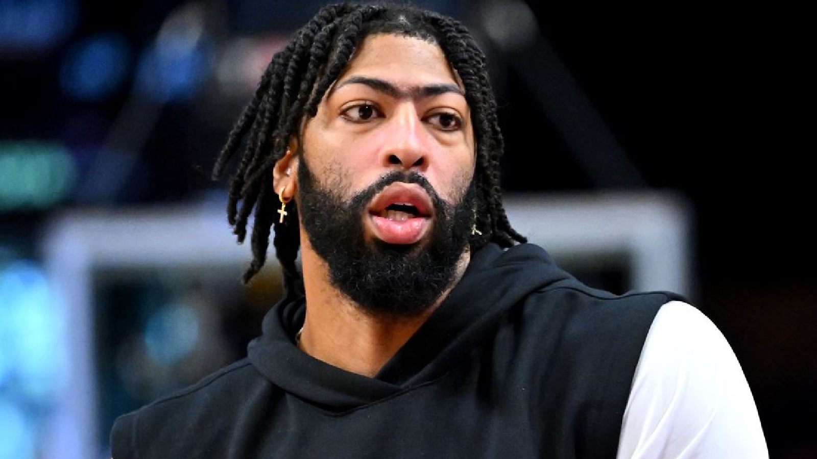 Anthony Davis' Grit in the Face of Injury A Pivotal Moment for the Lakers' Season.