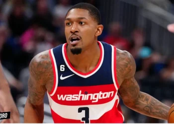 NBA News: Bradley Beal's Courageous Return: Masked Hero for the Phoenix Suns