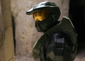 Master Chief's Helmet Debate: Pablo Schreiber Defends Its Removal in Halo TV Series