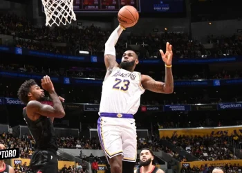 LeBron James' Injury Update Impact on the Lakers' Performance in the NBA5