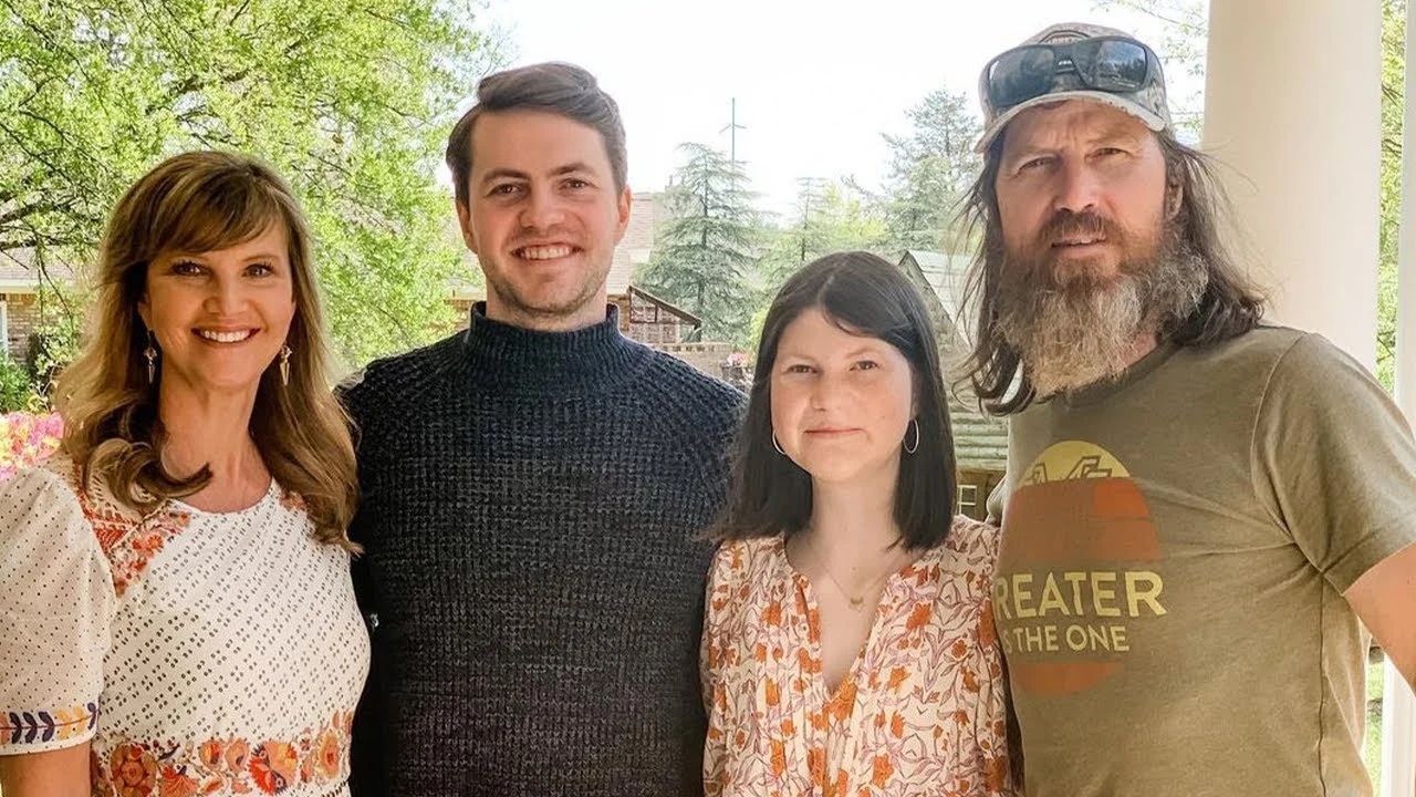 Mia Robertson family