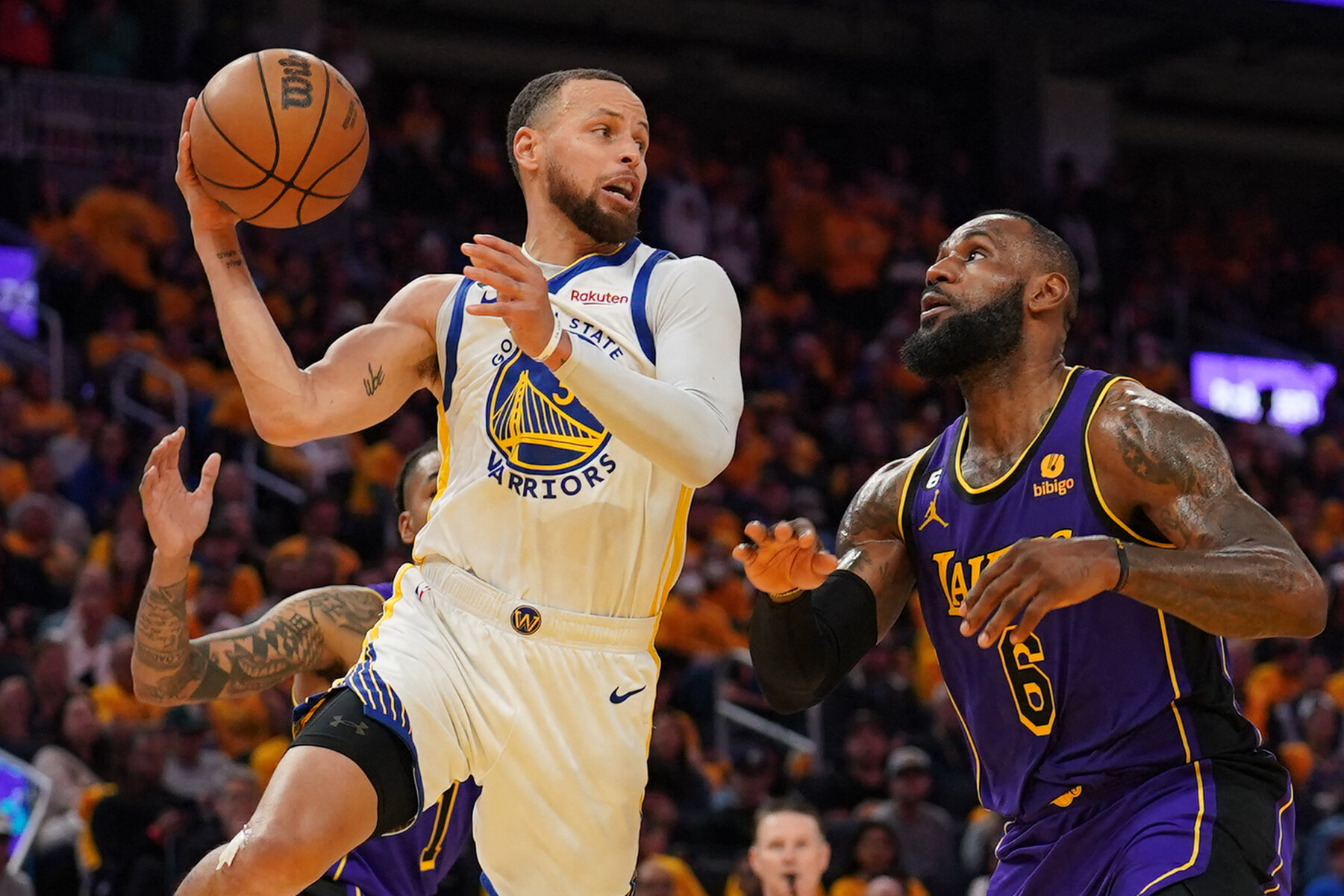 NBA Trade Talks Stephen Curry's Critical Stance as Warriors Face Crucial Decisions