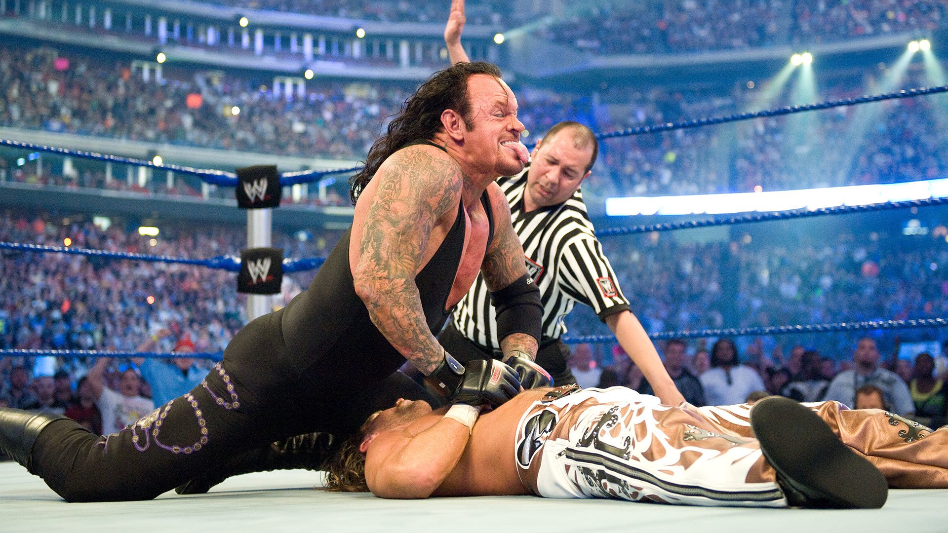 Showdown of Wrestling Giants: The Rock and Roman Reigns Gear Up for Epic WrestleMania 40 Battle