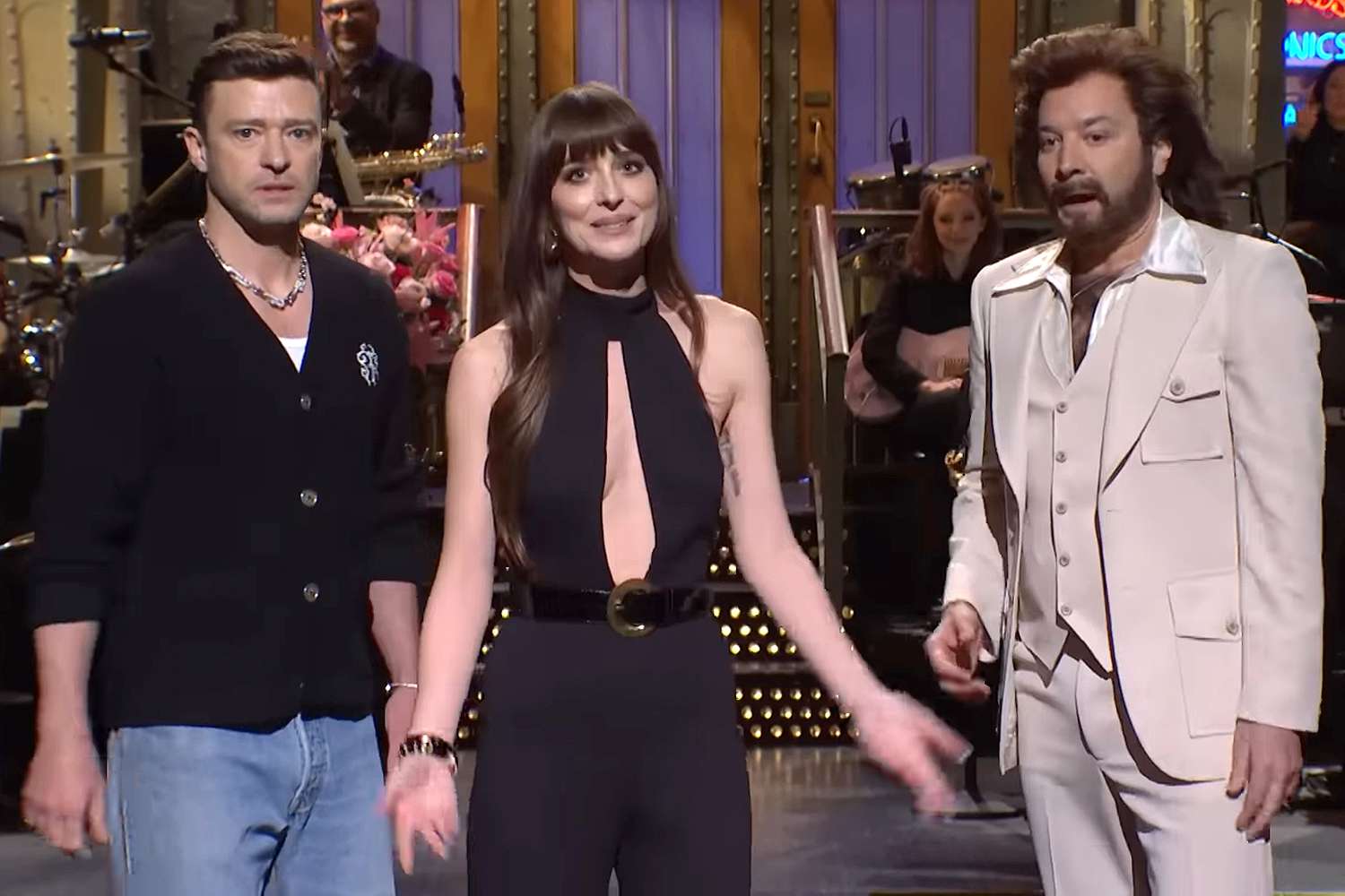 Snl-Dakota-johnson