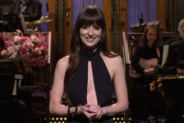 Snl-Dakota-johnson